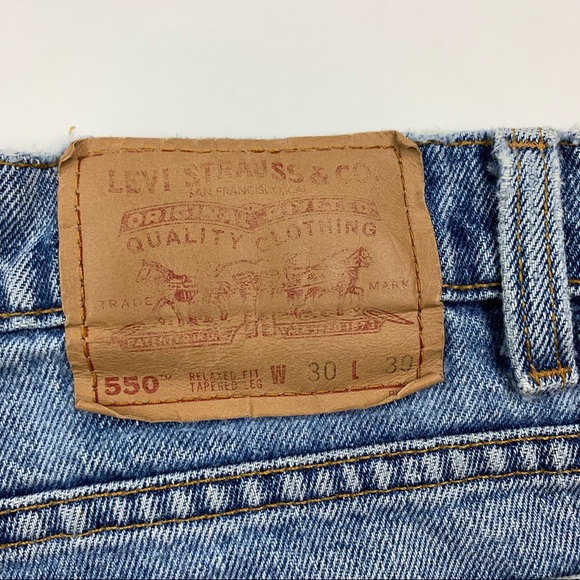 Levi’s Distressed Denim Cut Off Shorts Mens 30 Women’s 4/6 - Picture 10 of 11